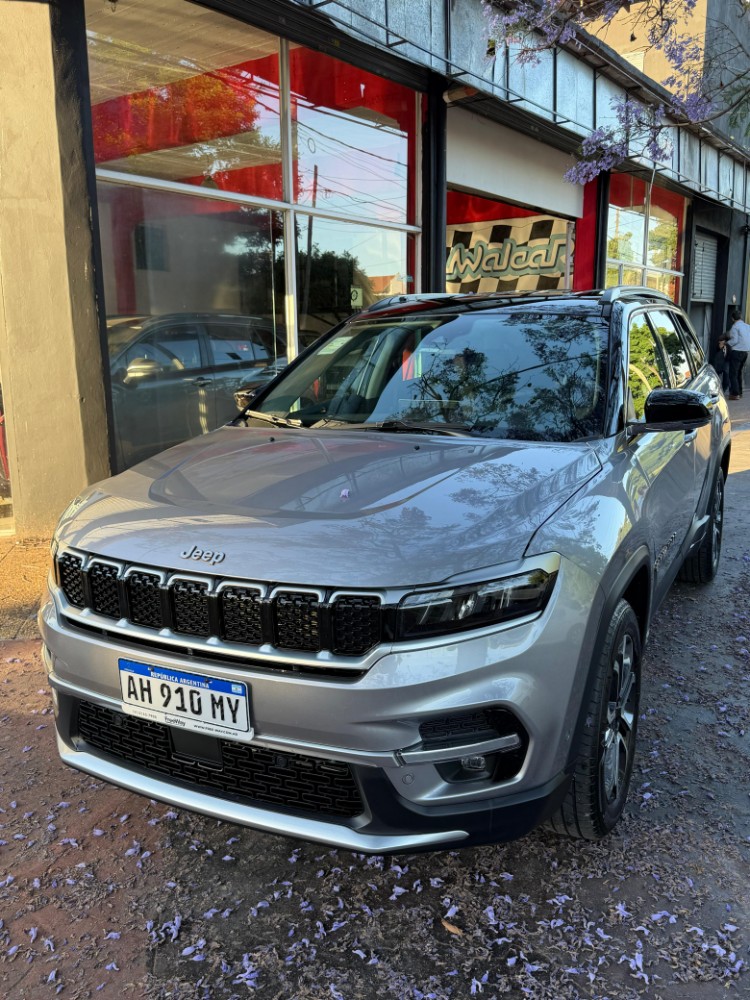 Jeep COMMANDER LIMITED 1.3T — foto 9
